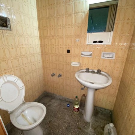 VENTAL LOCAL COMERCIAL. MONTEVIDEO N°992 BERNAL OESTE