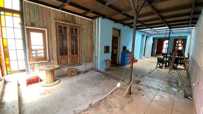 VENTA LOCAL COMERCIAL, BROWN N° 632, QUILMES CENTRO. 