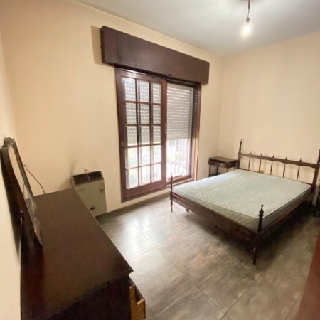 VENTA CASA 3AM CON COCHERA, LOCAL COMERCIAL Y CONSULTORIOS.