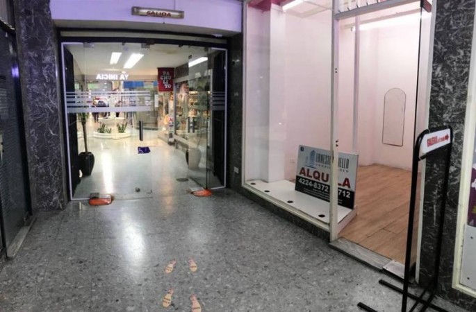 VENTA LOCAL EN GALERIA LA FRANCESA. QUILMES CENTRO