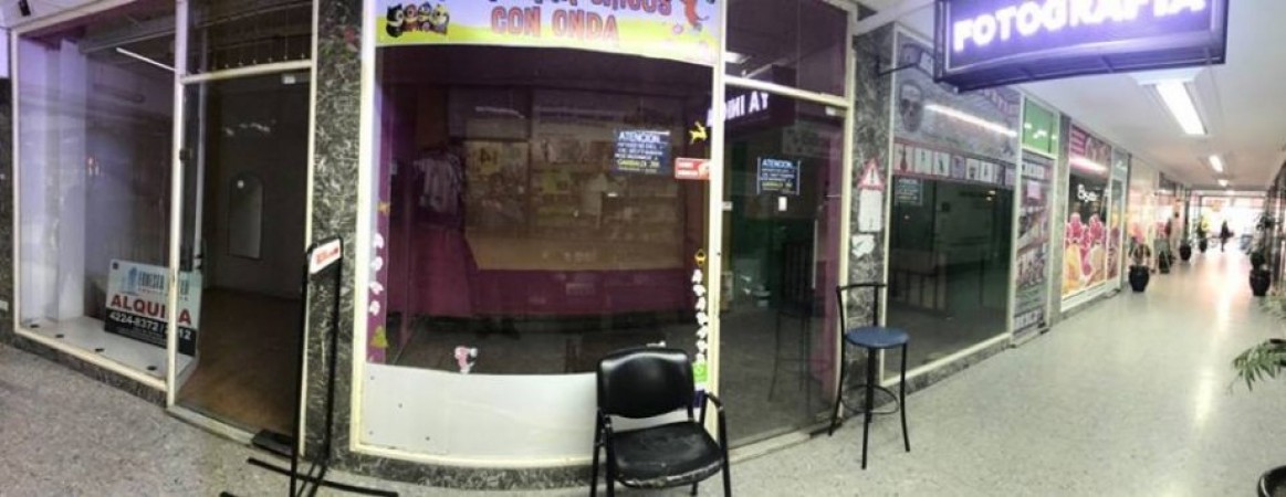 VENTA LOCAL EN GALERIA LA FRANCESA. QUILMES CENTRO