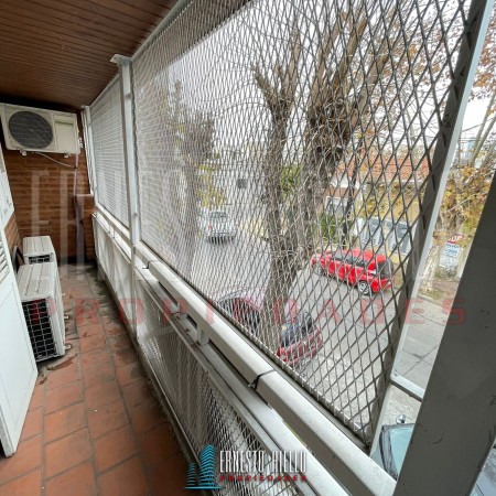 VENTA HERMOSA CASA 5AMB EN QUILMES CENTRO CON PATIO, TERRAZA, PLAYROOM Y COCHERA PARA DOS AUTOS.