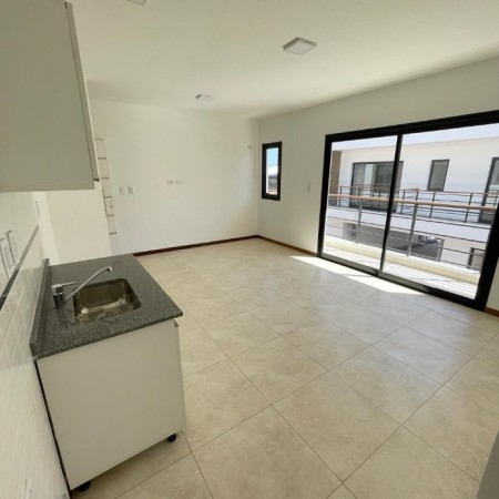 VENTA DPTO. 2 AMBIENTES CON BALCON Y TERRAZA ESTRENAR!! QUILMES OESTE