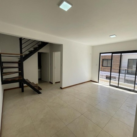 VENTA DPTO. 2 AMBIENTES CON BALCON Y TERRAZA ESTRENAR!! QUILMES OESTE