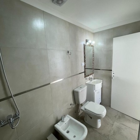  VENTA DPTO. 2 AMBIENTES CON PATIO A ESTRENAR!! QUILMES OESTE!!