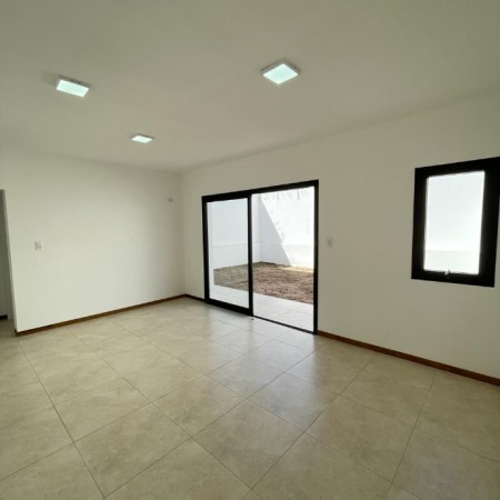  VENTA DPTO. 2 AMBIENTES CON PATIO A ESTRENAR!! QUILMES OESTE!!