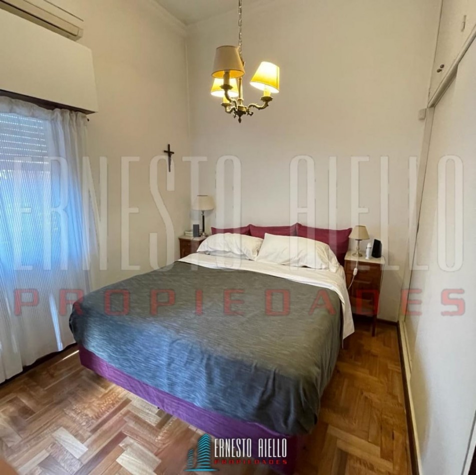  VENTA HERMOSA E IMPECABLE CASA 3 AMB EN AV LA MADRID. QUILMES O.  CON PATIO, COCHERA Y  PARRILLA QUINCHO.