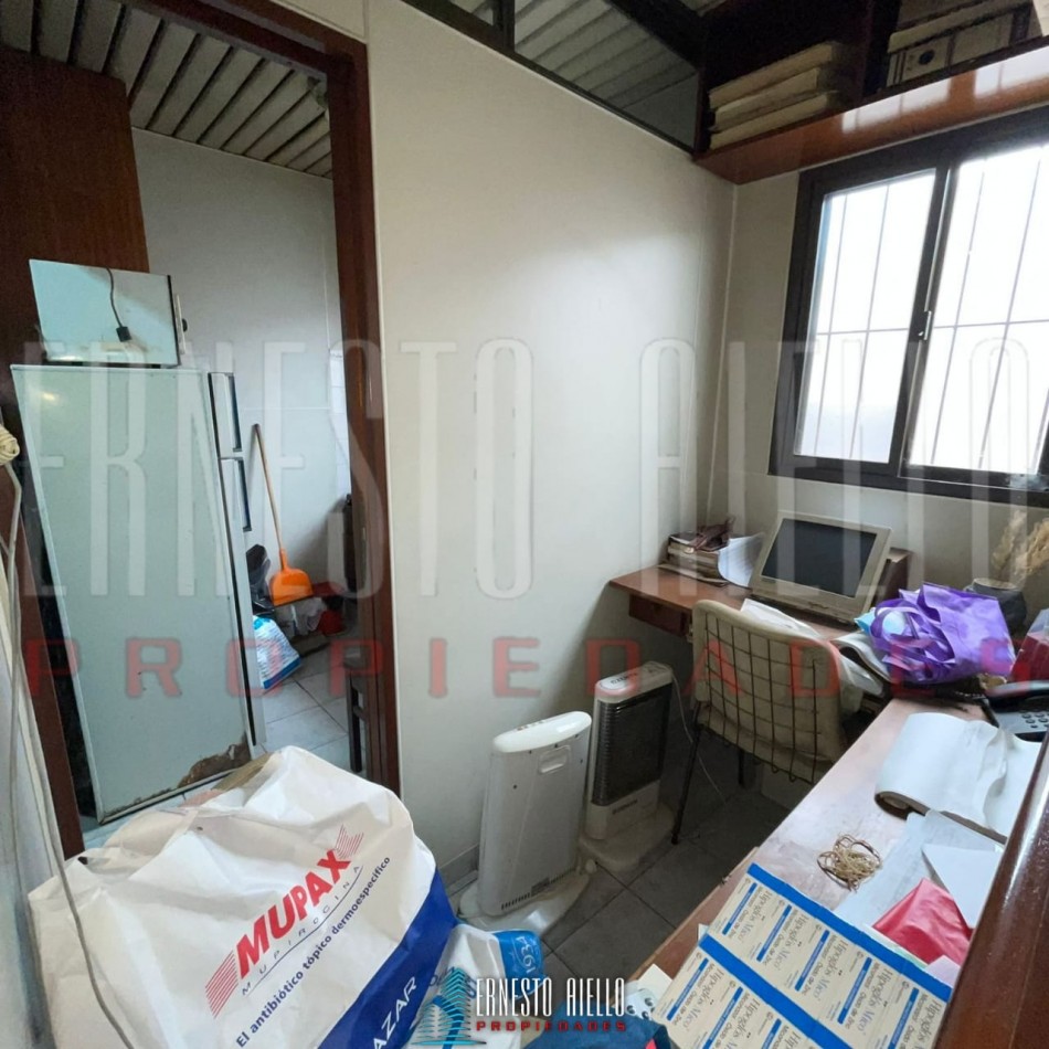 VENTA PH 3 AMBIENTES APTO USO PROFESIONAL A METROS DE AV. ANDRES BARANDA, QUILMES OESTE CENTRO.