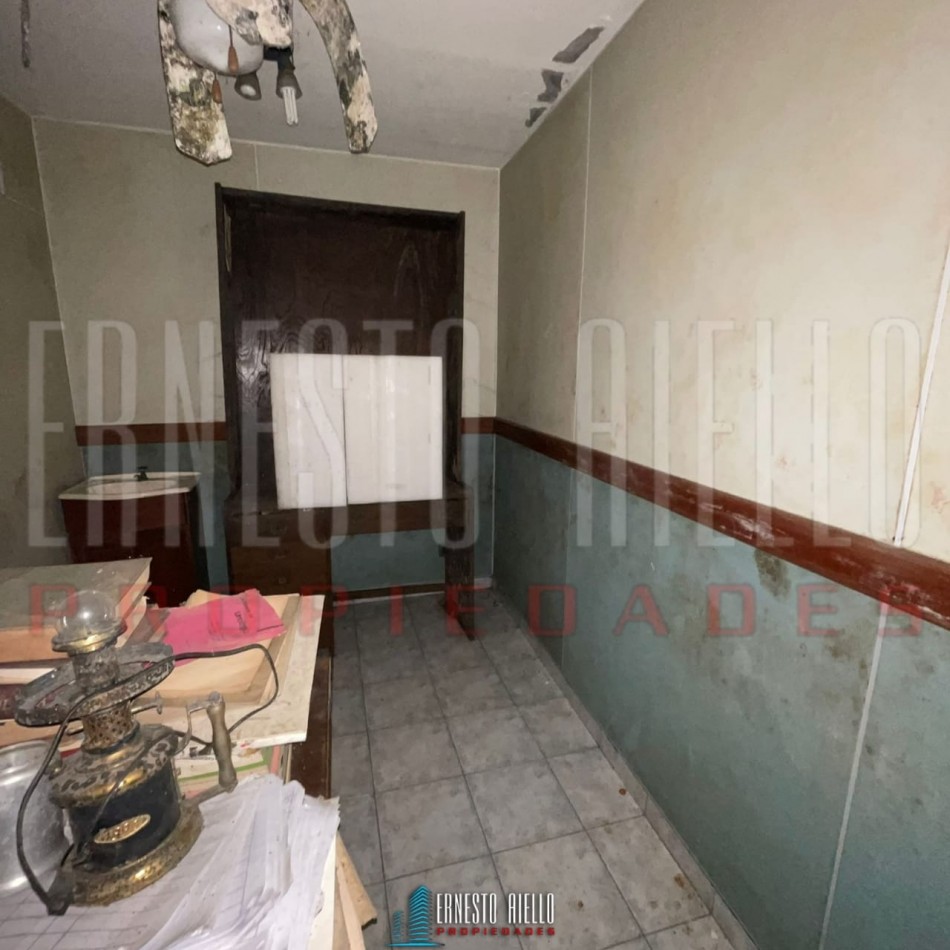 VENTA PH 3 AMBIENTES APTO USO PROFESIONAL A METROS DE AV. ANDRES BARANDA, QUILMES OESTE CENTRO.