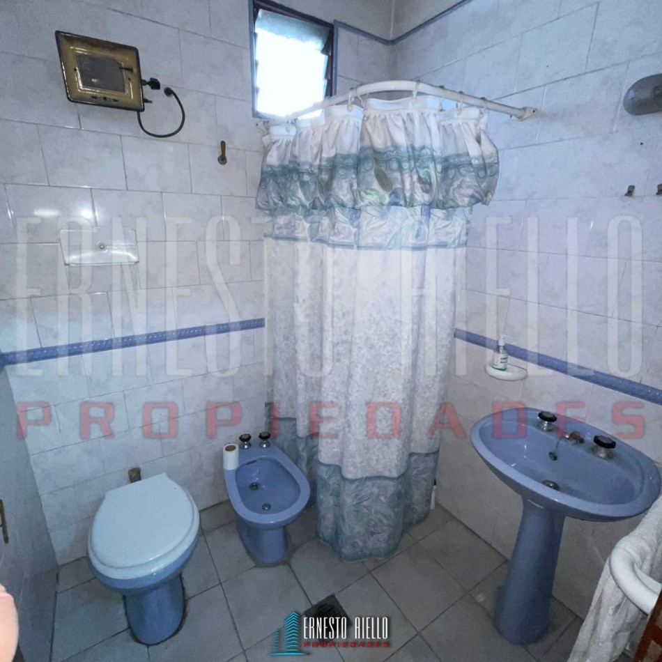 VENTA PH 3 AMBIENTES APTO USO PROFESIONAL A METROS DE AV. ANDRES BARANDA, QUILMES OESTE CENTRO.