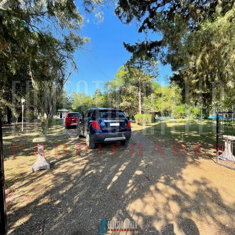 VENTA HERMOSA CASA QUINTA, 2700 MTS2 EN EL PATO.