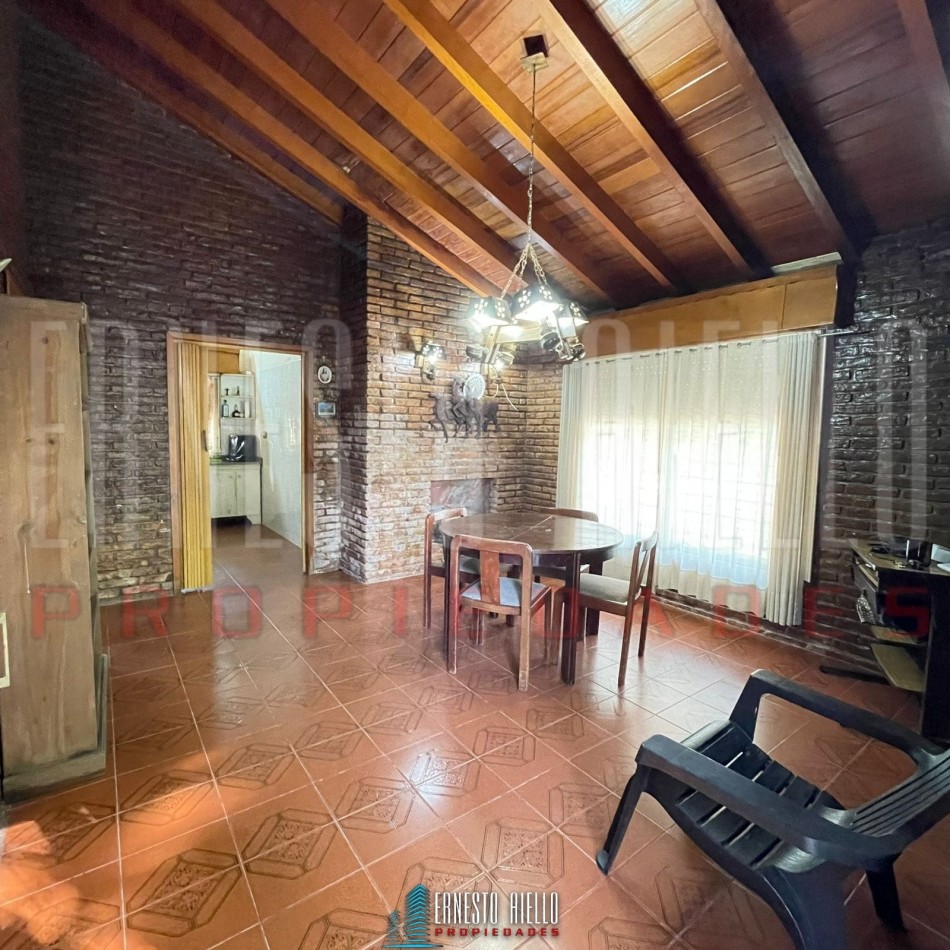 VENTA HERMOSA CASA QUINTA, 2700 MTS2 EN EL PATO.