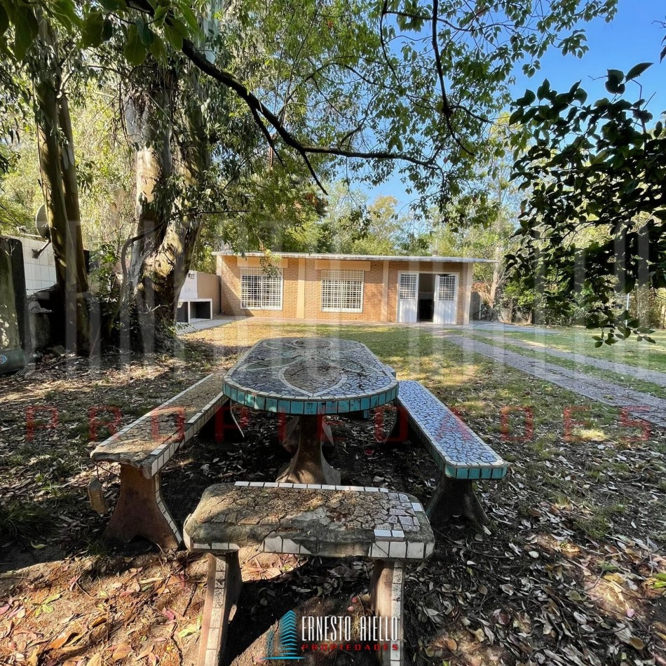 VENTA HERMOSA CASA QUINTA, 2700 MTS2 EN EL PATO.