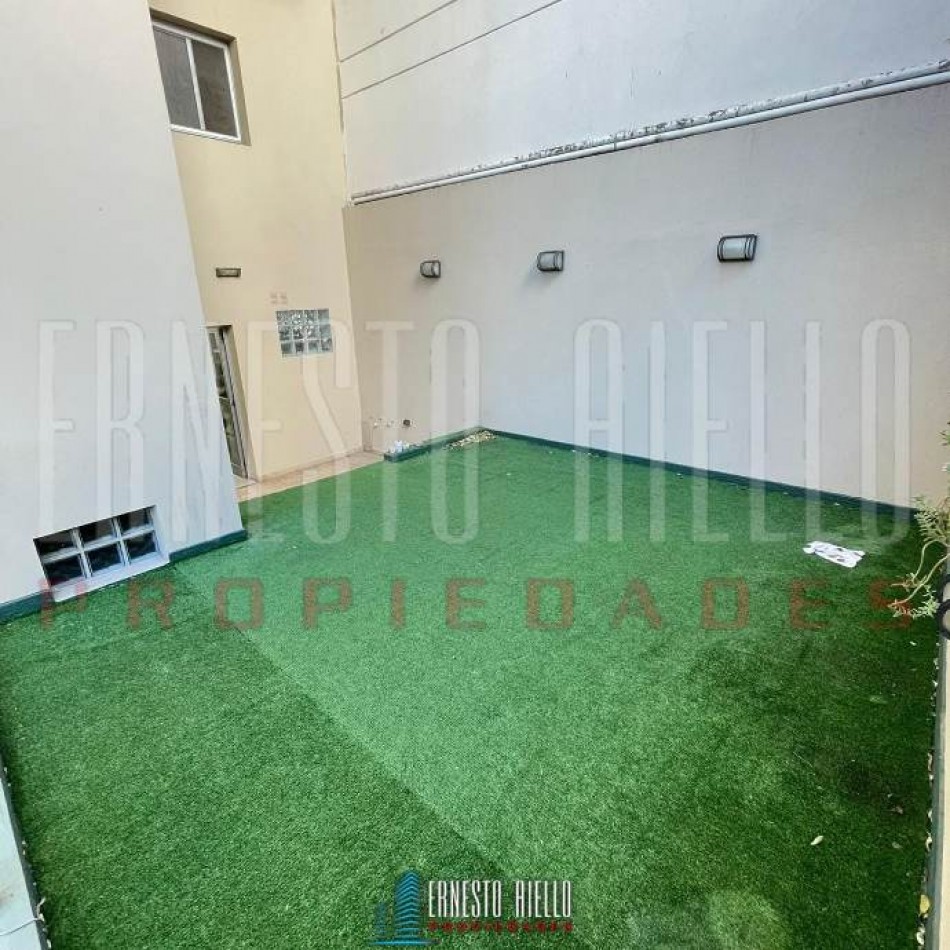 VENTA HERMOSO LOFT 2 AMBIENTES, QUILMES CENTRO. 