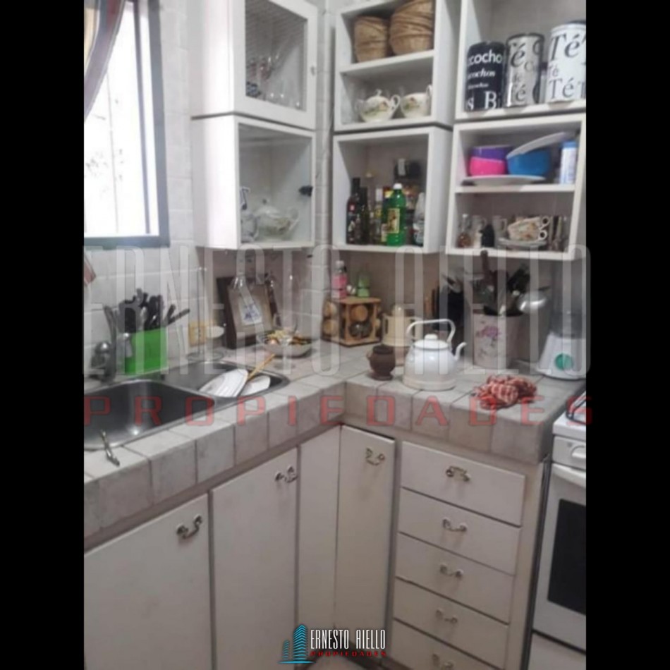 VENTA COMODA CASA 3 AMBIENTES EN LOS ROBLES AL 100. DON BOSCO