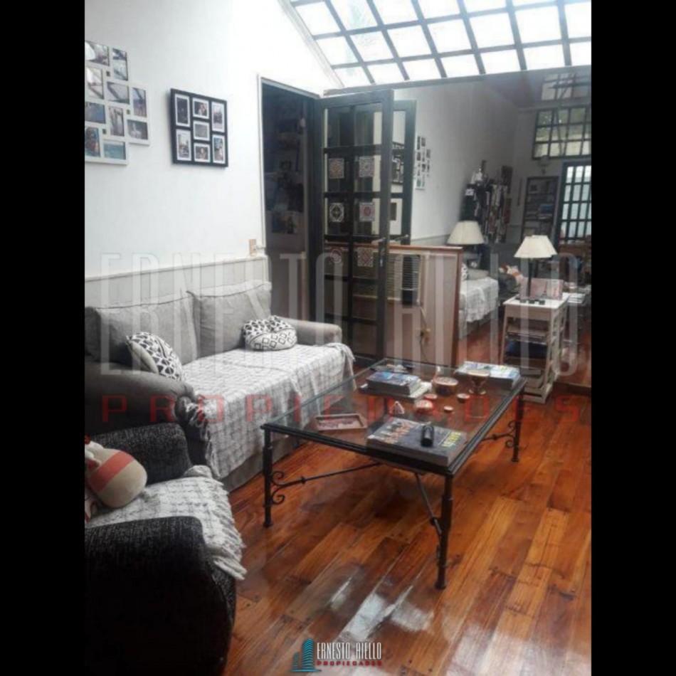 VENTA COMODA CASA 3 AMBIENTES EN LOS ROBLES AL 100. DON BOSCO