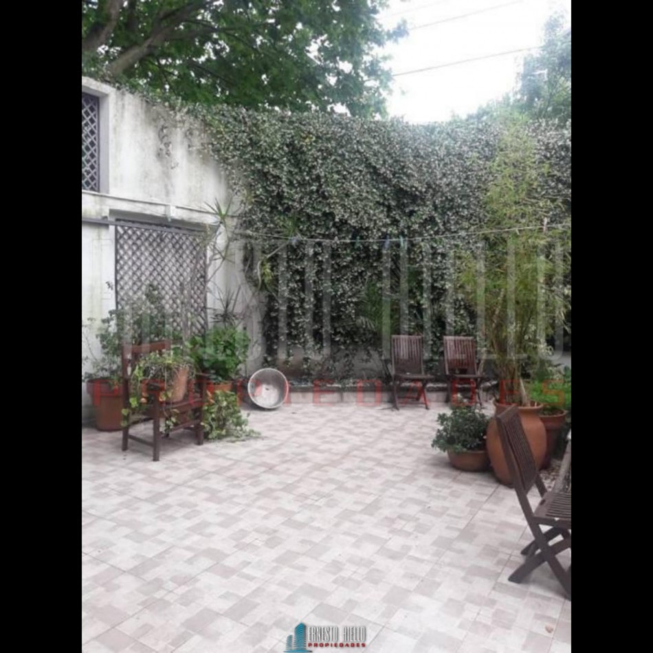 VENTA COMODA CASA 3 AMBIENTES EN LOS ROBLES AL 100. DON BOSCO