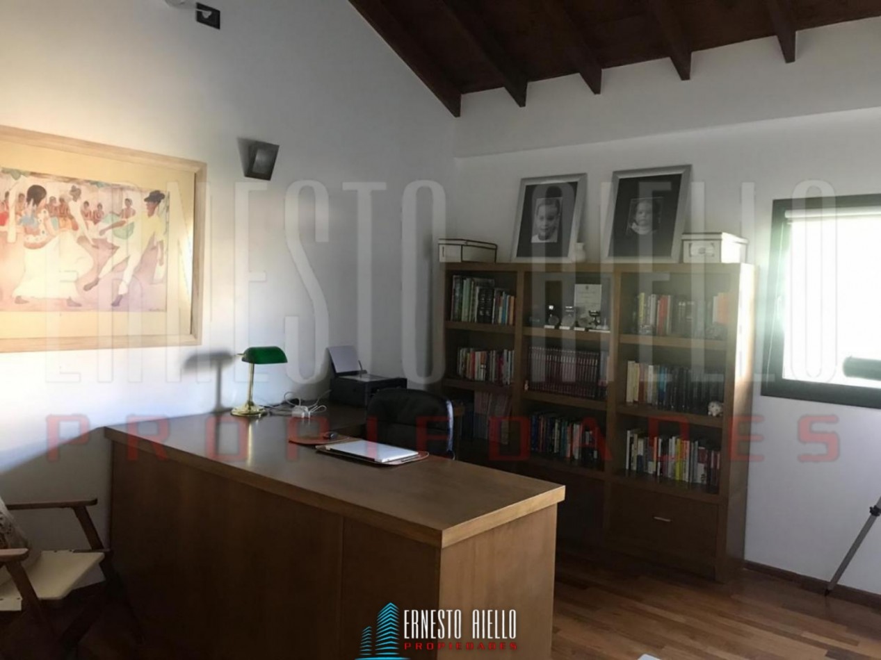 VENTA HERMOSA CASA 5 AMBIENTES EN ABRIL CLUB DE CAMPO, HUDSON. 