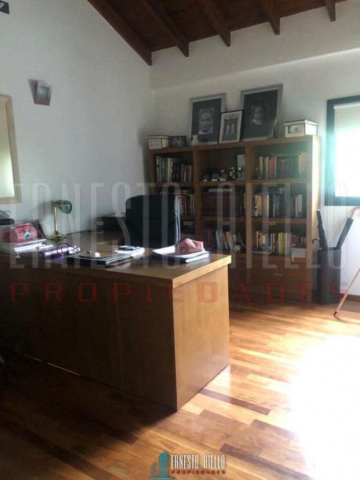 VENTA HERMOSA CASA 5 AMBIENTES EN ABRIL CLUB DE CAMPO, HUDSON. 