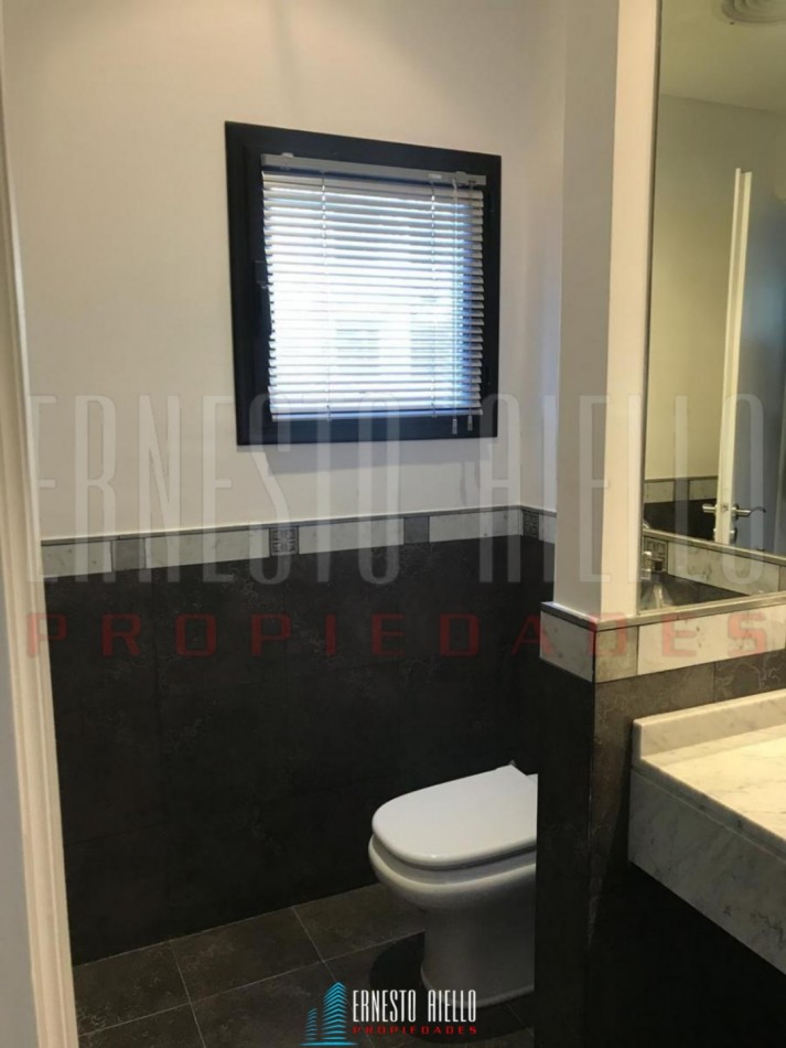 VENTA HERMOSA CASA 5 AMBIENTES EN ABRIL CLUB DE CAMPO, HUDSON. 