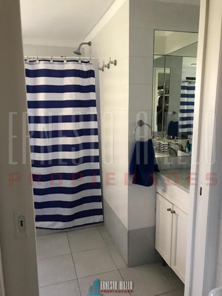 VENTA HERMOSA CASA 5 AMBIENTES EN ABRIL CLUB DE CAMPO, HUDSON. 