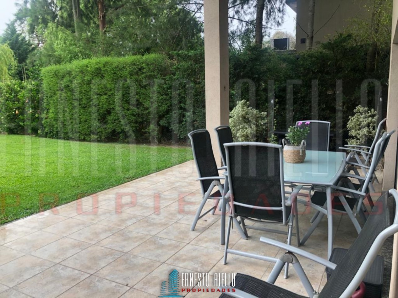 VENTA HERMOSA CASA 5 AMBIENTES EN ABRIL CLUB DE CAMPO, HUDSON. 