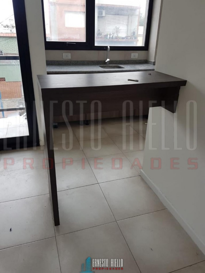 VENTA AMPLIO DEPTO 2 AMBIENTES EN MAR DEL PLATA, ZONA COMERCIAL