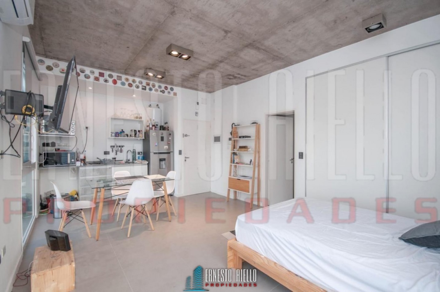 VENTA MONOAMBIENTE DIVISIBLE, QUILMES CENTRO. 