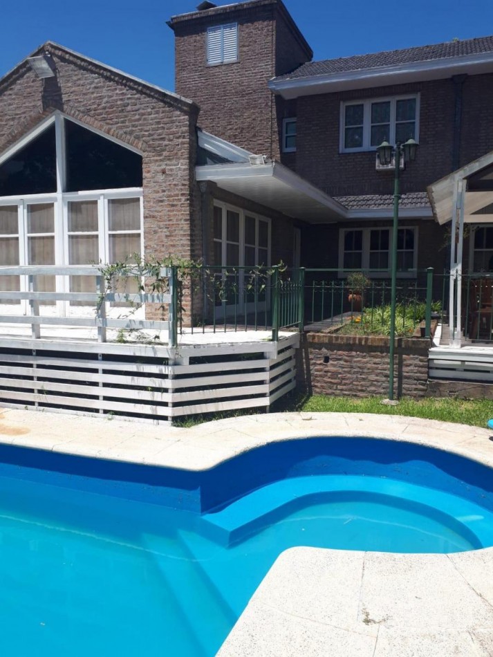 VENTA CASA DE 9 AMBIENTES IDEAL EVENTOS, GASTRONOMIA O USO PROFESIONAL, RANELAGH. 