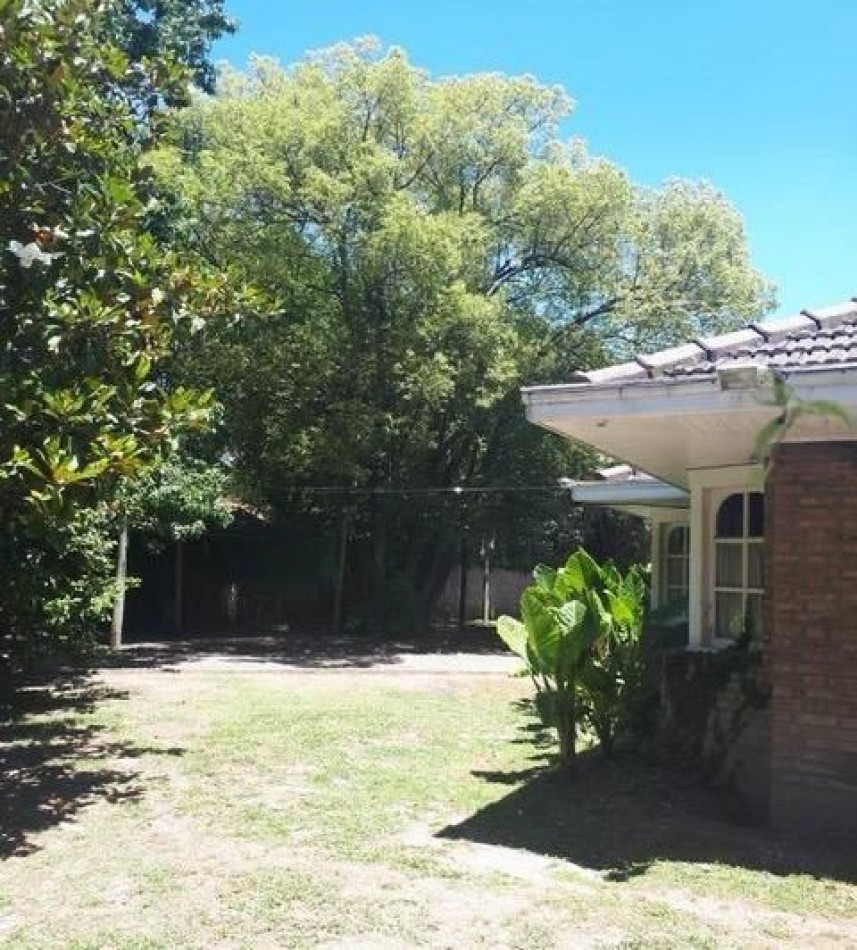 VENTA CASA DE 9 AMBIENTES IDEAL EVENTOS, GASTRONOMIA O USO PROFESIONAL, RANELAGH. 