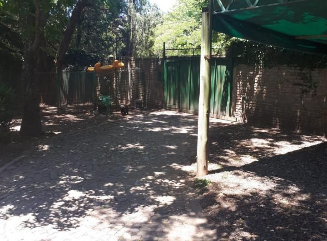 VENTA CASA DE 9 AMBIENTES IDEAL EVENTOS, GASTRONOMIA O USO PROFESIONAL, RANELAGH. 