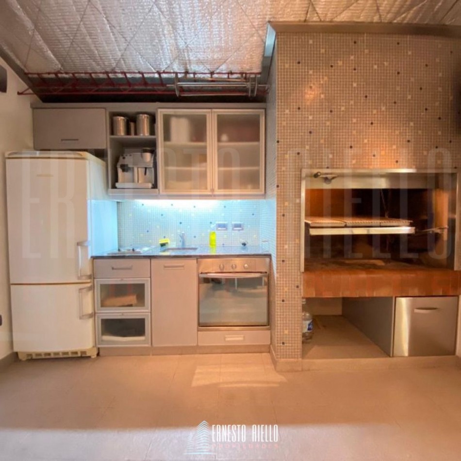 ALQUILER EXCELENTE GALPON/GARAGE UNIDAD FUNCIONAL EN PLANTA BAJA, QUILMES OESTE. 