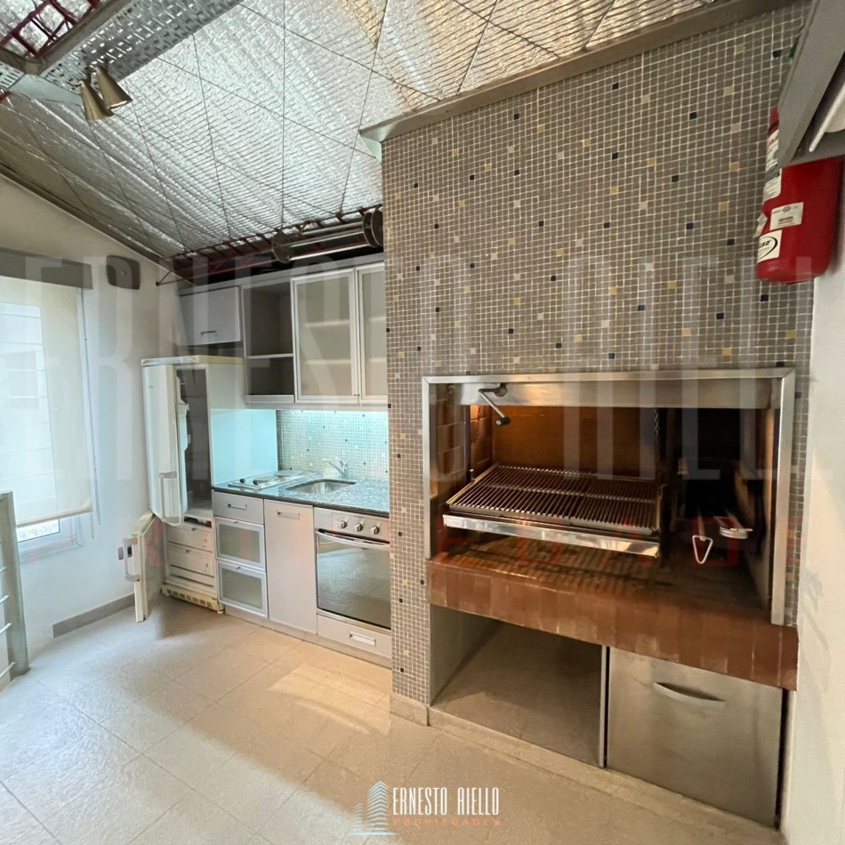 ALQUILER EXCELENTE GALPON/GARAGE UNIDAD FUNCIONAL EN PLANTA BAJA, QUILMES OESTE. 