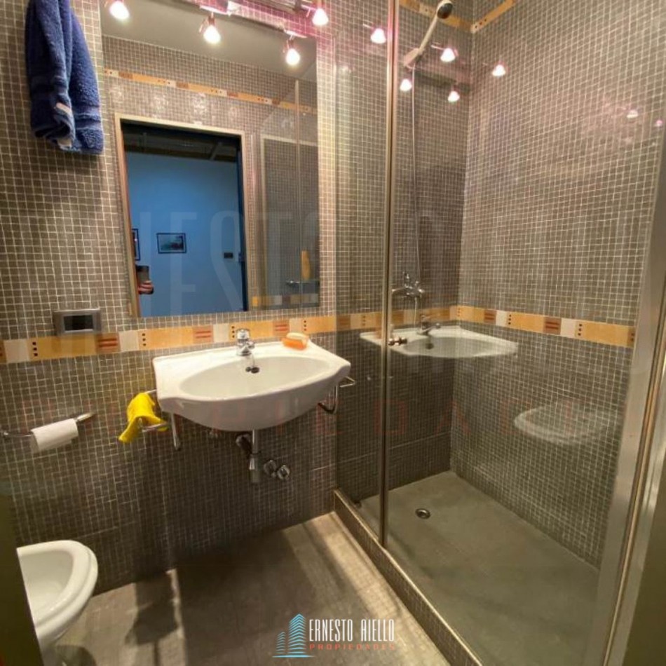 ALQUILER EXCELENTE GALPON/GARAGE UNIDAD FUNCIONAL EN PLANTA BAJA, QUILMES OESTE. 