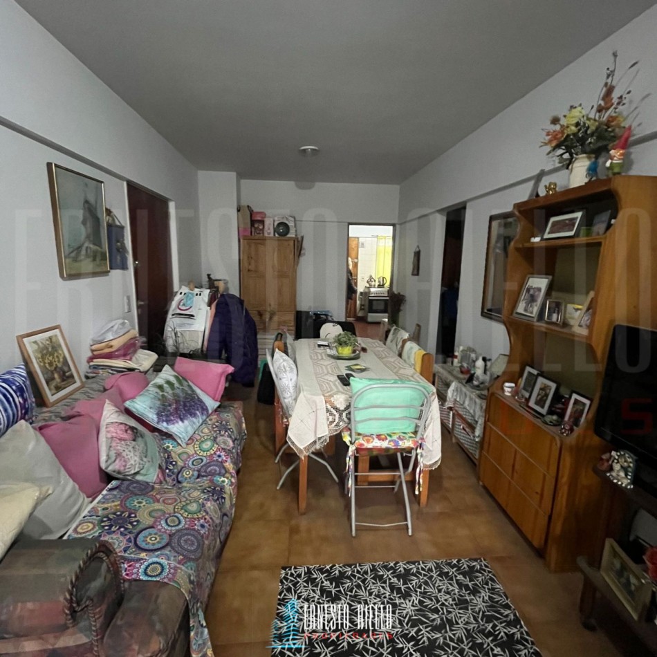 VENTA SEMIPISO DE 2 AMBIENTES CON BALCON EN QUILMES CENTRO.