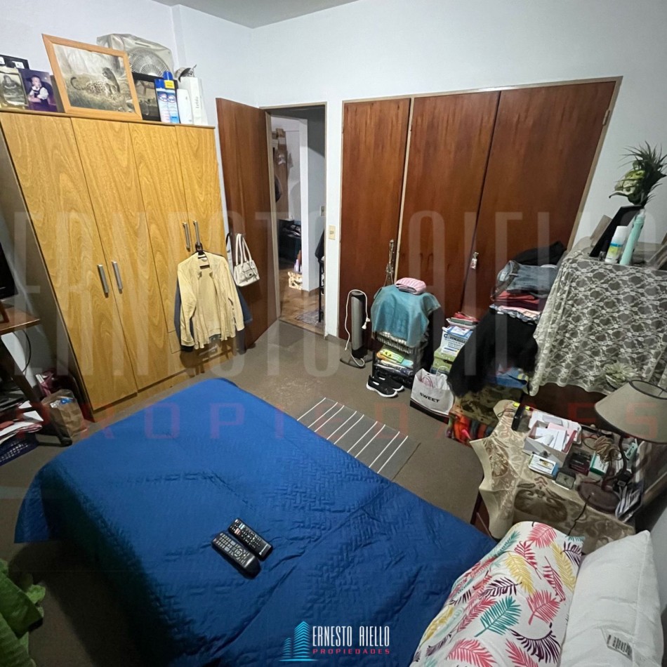 VENTA SEMIPISO DE 2 AMBIENTES CON BALCON EN QUILMES CENTRO.