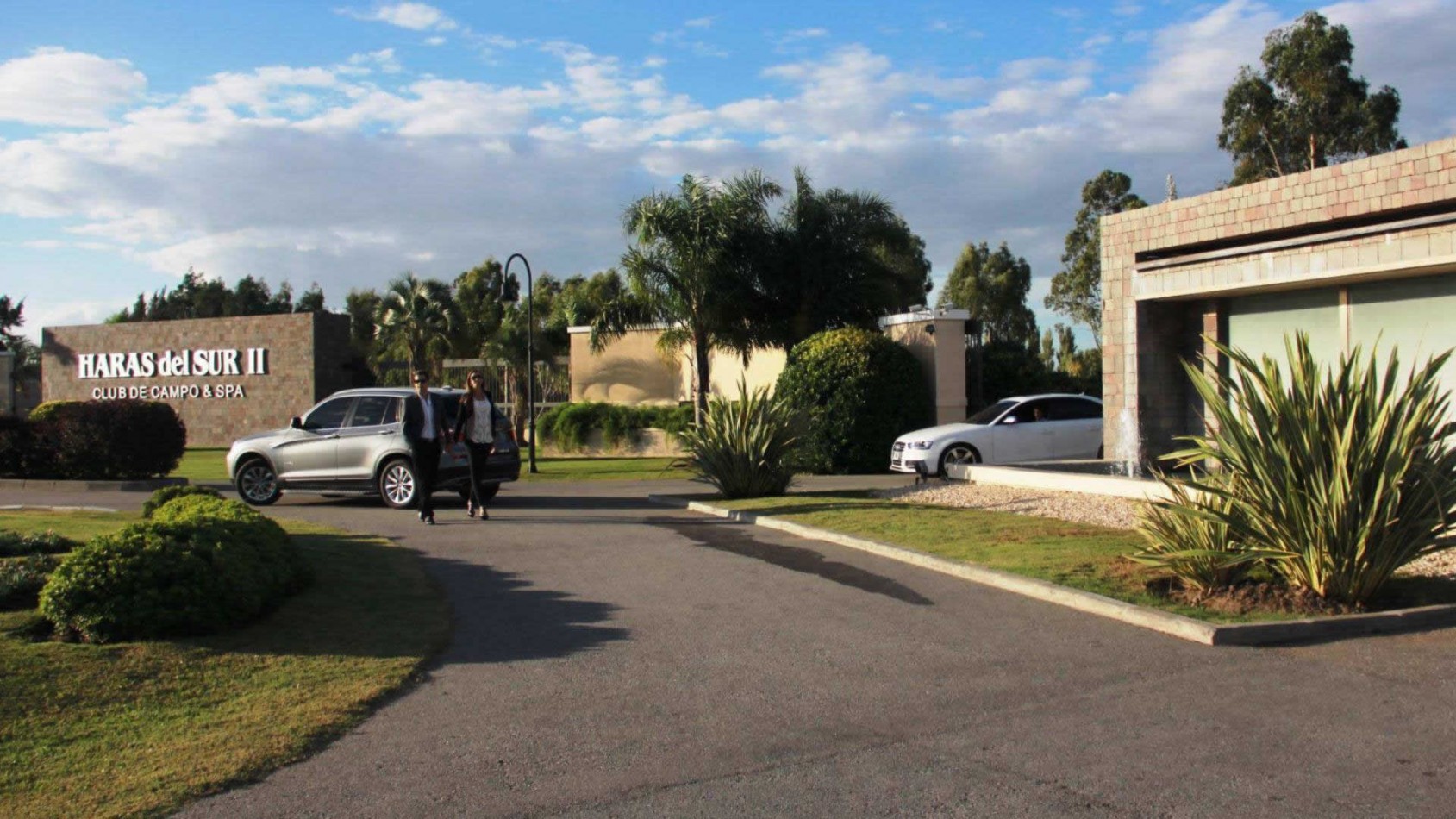 VENTA CASA 4 AMBIENTES EN CONSTRUCCION, BARRIO HARAS DEL SUR II.