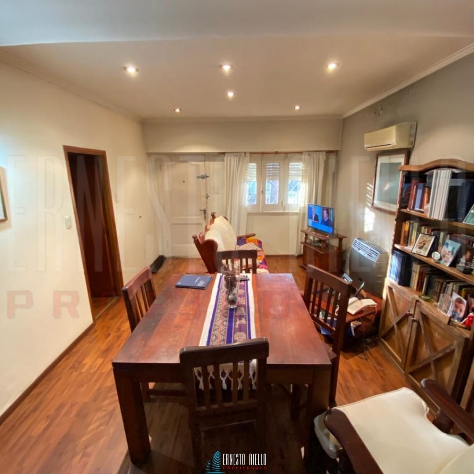 VENTA CASA DE 3 AMBIENTES CON COCHERA, GALERIA Y PARQUE EN EZPELETA ESTE