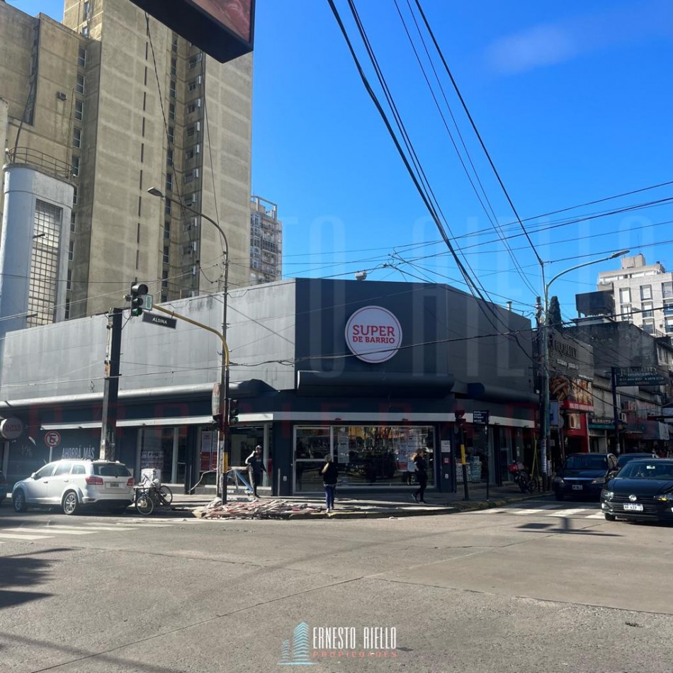 VENTA IMPONENTE LOCAL DE 1680 M2 APROX, QUILMES CENTRO.