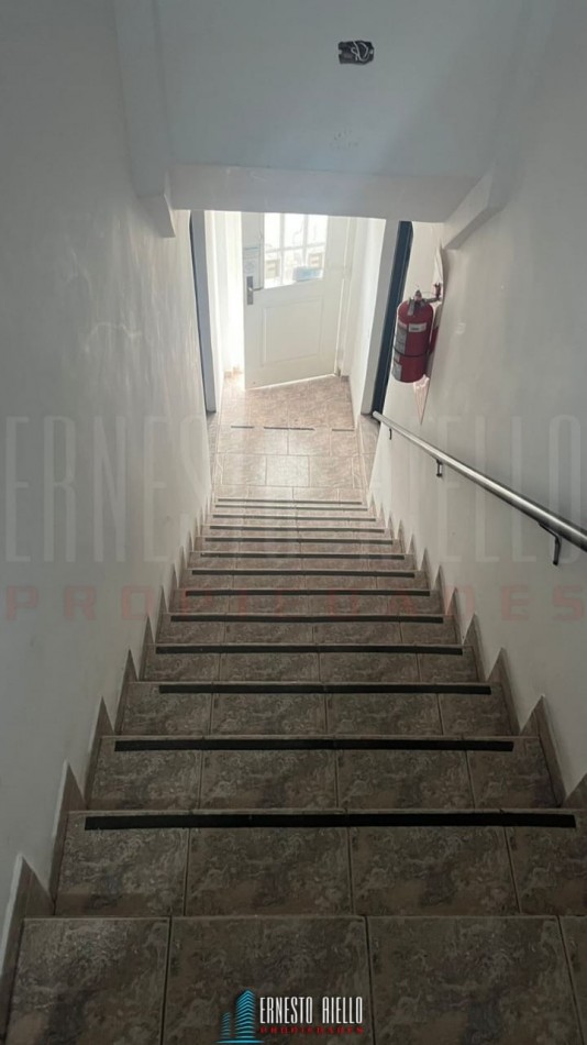 VENTA DEPARTAMENTO 2 AMBIENTES CON COCHERA EN COMPLEJO DORREGO, QUILMES.