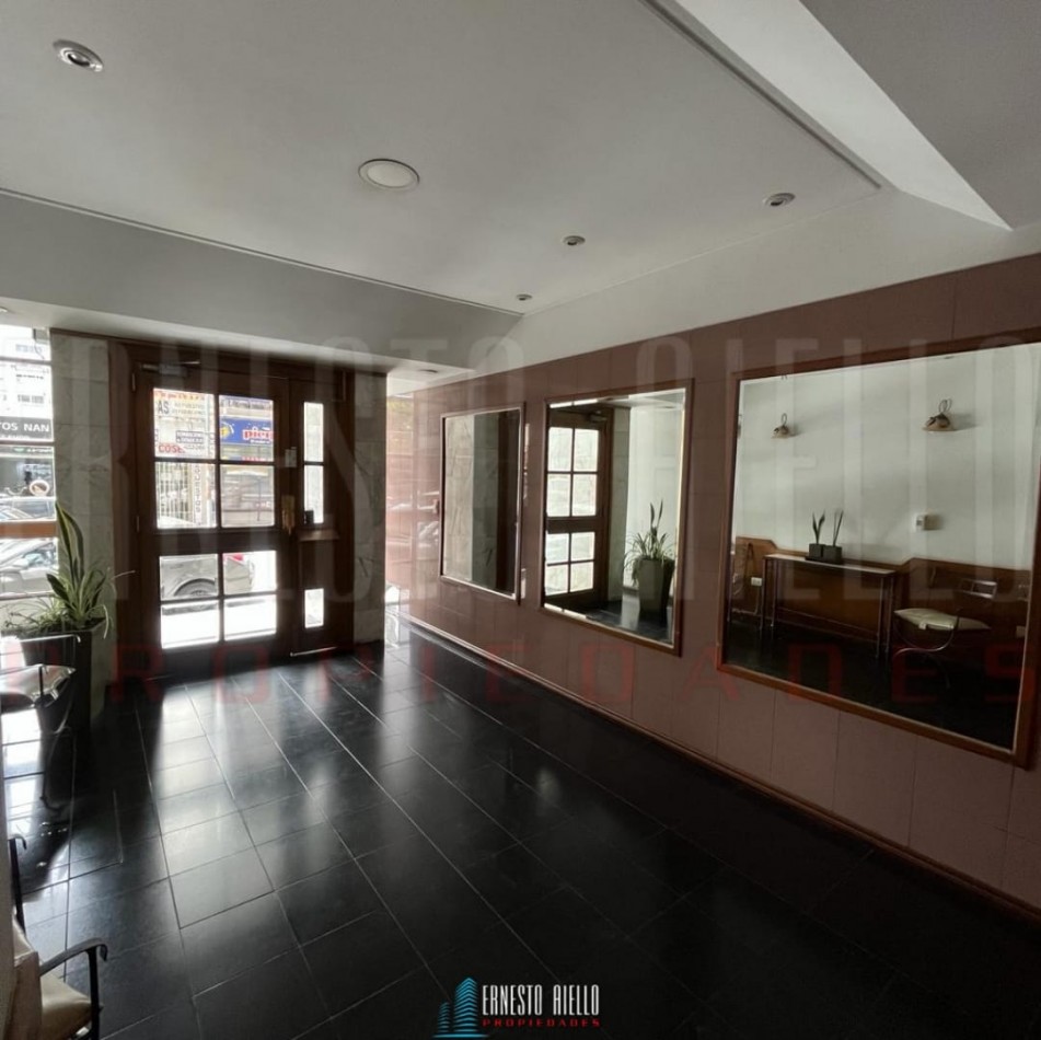 VENTA DPTO 3 AMBIENTES CON DEPENDENCIA DE SERVICIO. QUILMES CENTRO