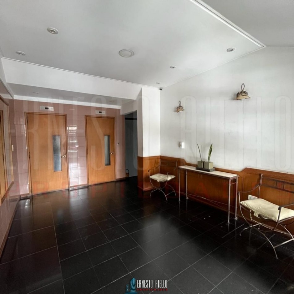 VENTA DPTO 3 AMBIENTES CON DEPENDENCIA DE SERVICIO. QUILMES CENTRO