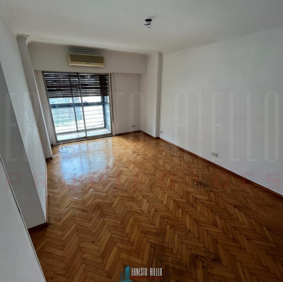 VENTA DPTO 3 AMBIENTES CON DEPENDENCIA DE SERVICIO. QUILMES CENTRO