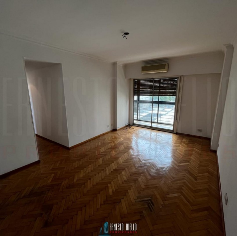 VENTA DPTO 3 AMBIENTES CON DEPENDENCIA DE SERVICIO. QUILMES CENTRO