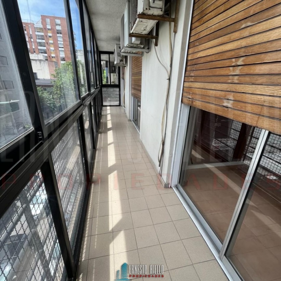 VENTA DPTO 3 AMBIENTES CON DEPENDENCIA DE SERVICIO. QUILMES CENTRO