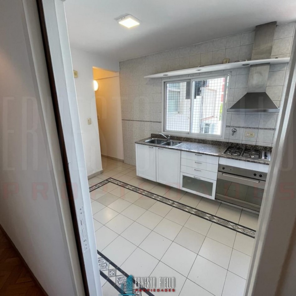 VENTA DPTO 3 AMBIENTES CON DEPENDENCIA DE SERVICIO. QUILMES CENTRO