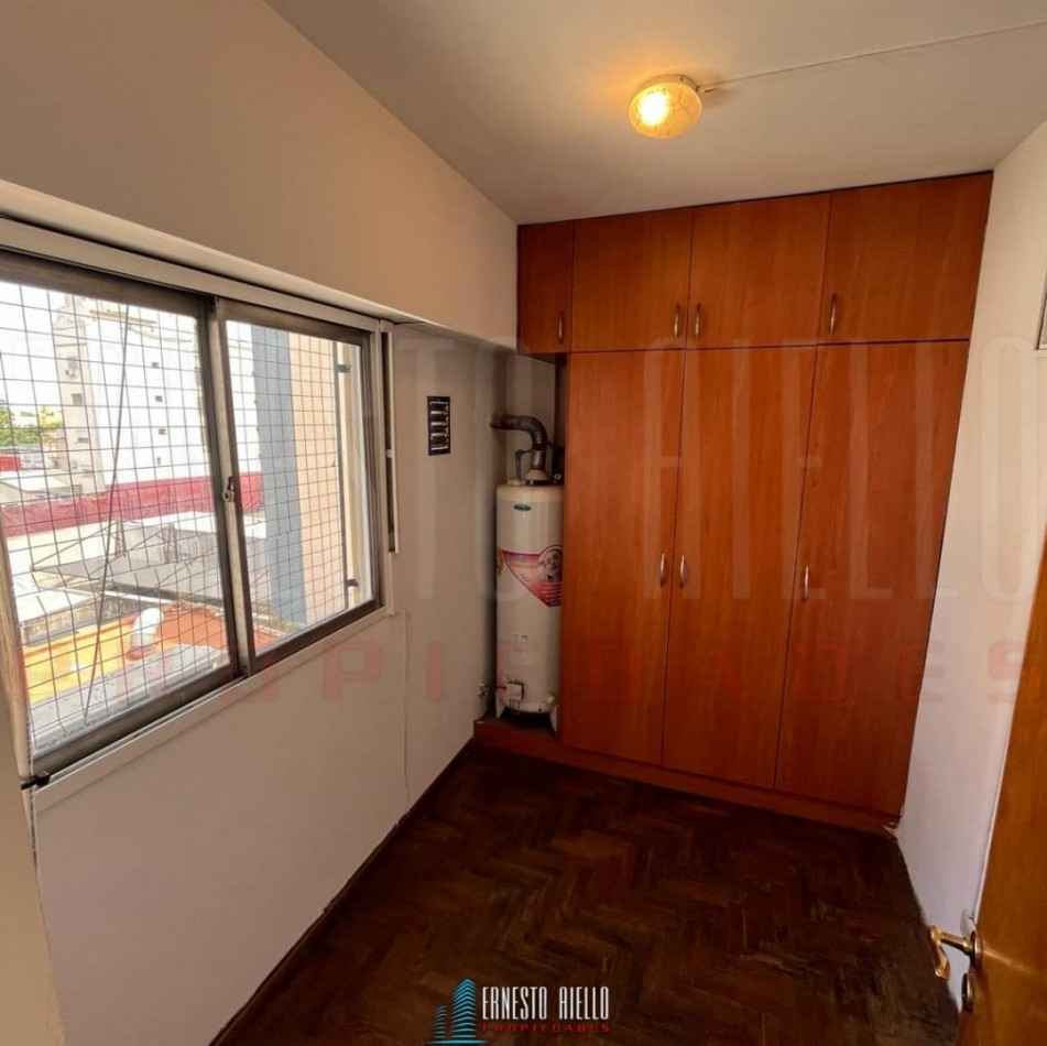 VENTA DPTO 3 AMBIENTES CON DEPENDENCIA DE SERVICIO. QUILMES CENTRO