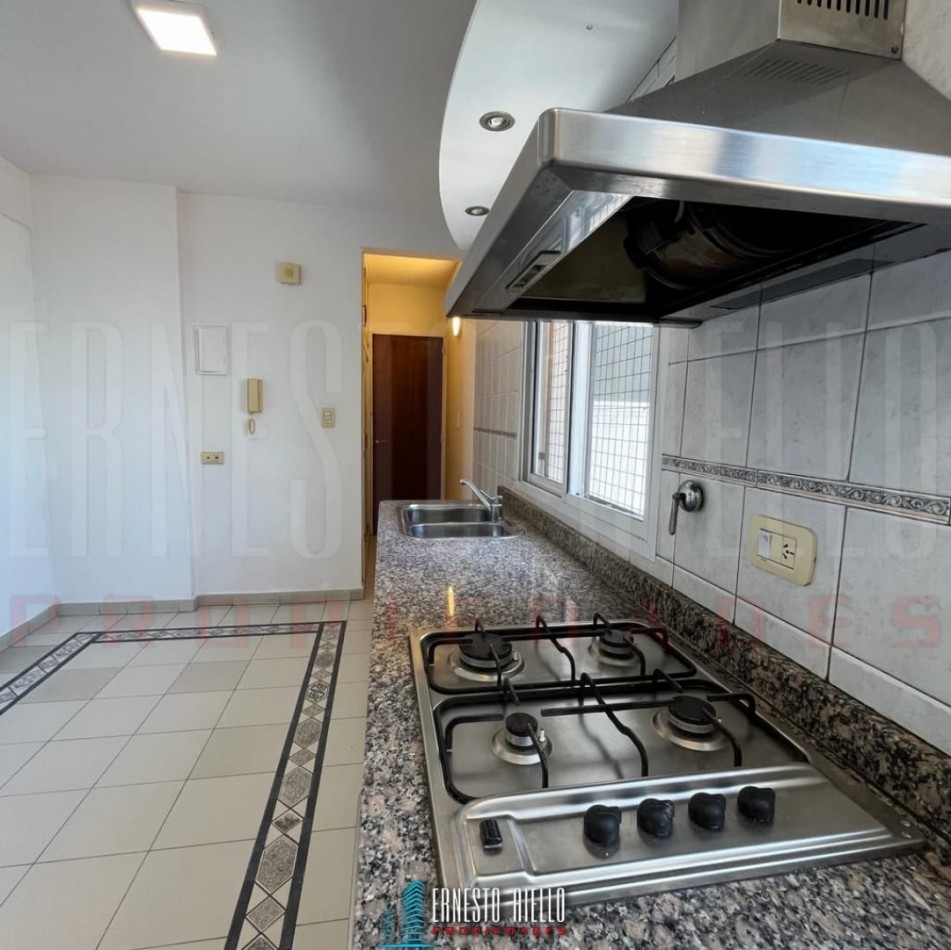 VENTA DPTO 3 AMBIENTES CON DEPENDENCIA DE SERVICIO. QUILMES CENTRO