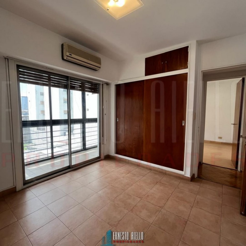 VENTA DPTO 3 AMBIENTES CON DEPENDENCIA DE SERVICIO. QUILMES CENTRO