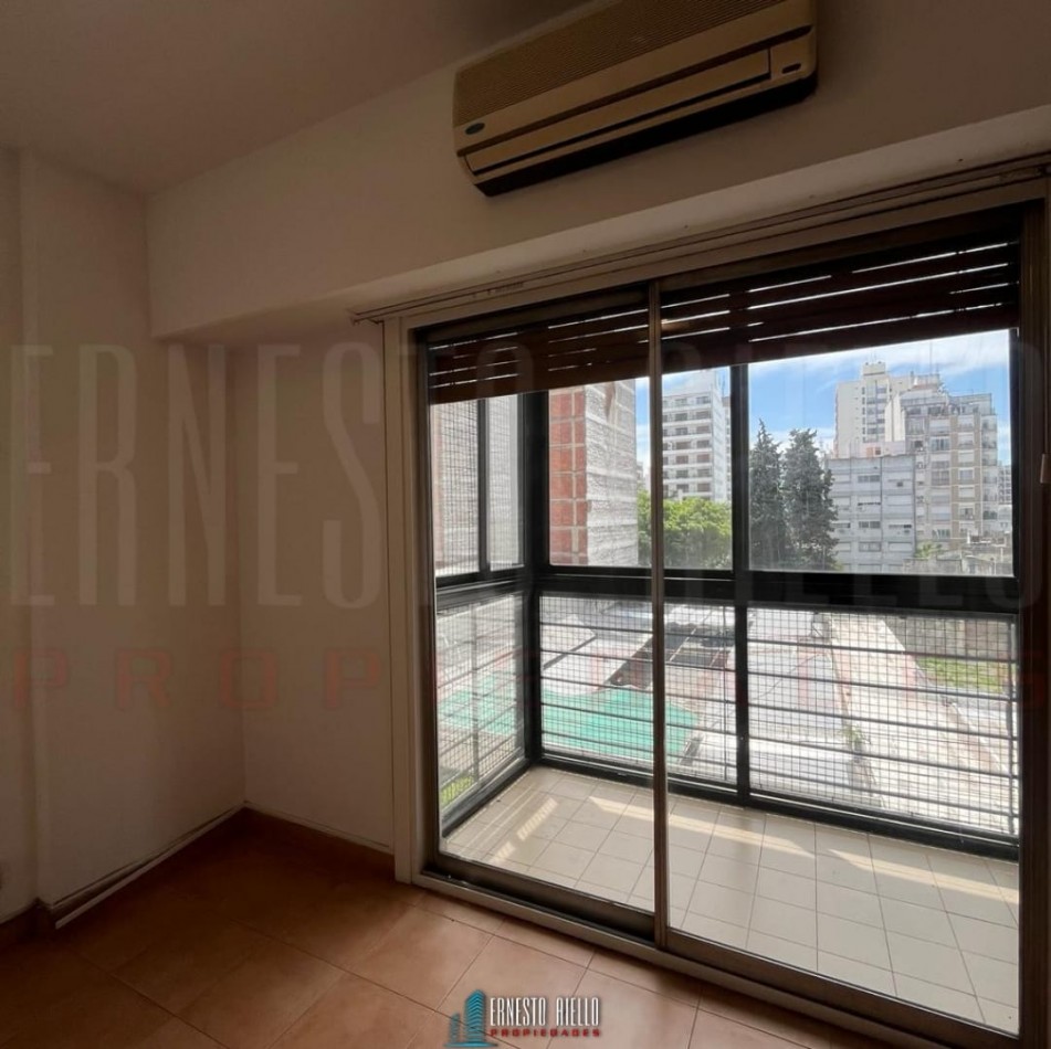 VENTA DPTO 3 AMBIENTES CON DEPENDENCIA DE SERVICIO. QUILMES CENTRO